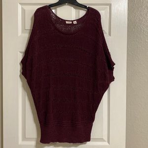 Short sleeve maroon sweater